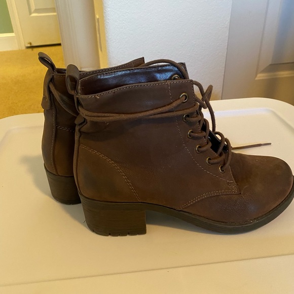 Brown lace up ankle booties - Picture 10 of 10
